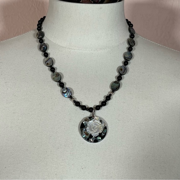 Vintage 1990 Y2K Retro Deco MOP Black Onyx 18kGP toggle clasp Hawaiian Necklace - Picture 5 of 17
